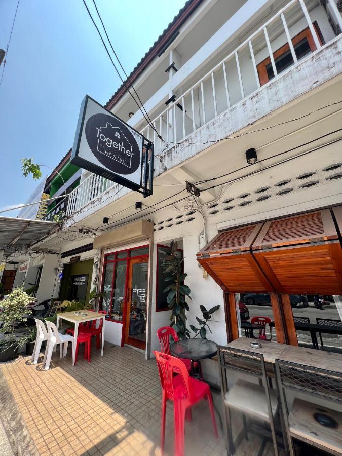 Together Backpackers Hostel Chiang Rai Exterior foto